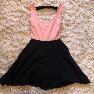Skater dress with a bow in the back